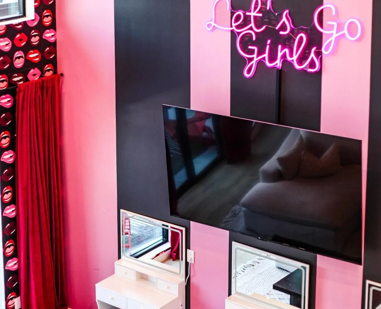 Broadway Girls In Downtown Nash, Walk To Broadway, Pool And Gym Apartment Nashville United States