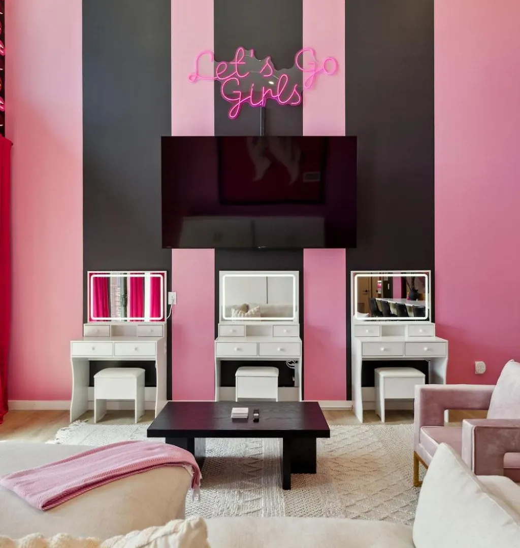 Broadway Girls In Downtown Nash, Walk To Broadway, Pool And Gym Apartment Nashville 0*,  United States